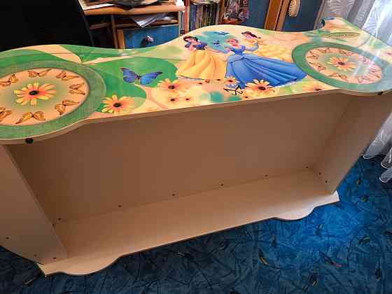 Продам кровать для девочки Донецк