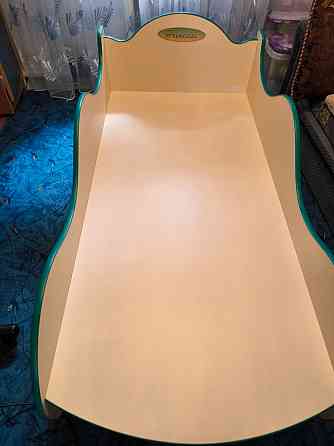 Продам кровать для девочки Донецк