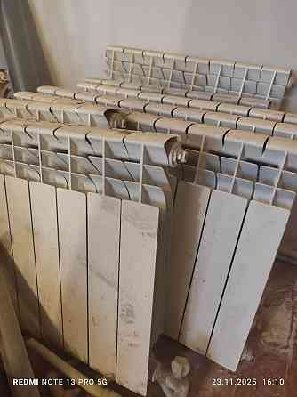 Биметаллический радиатор в хорошем состоянии Макеевка