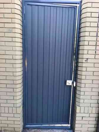 Автоматические откатные ворота с калиткой под ключ Донецк