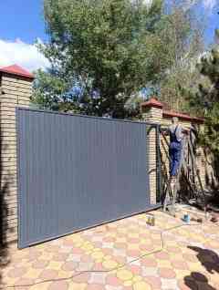 Автоматические откатные ворота с калиткой под ключ Донецк