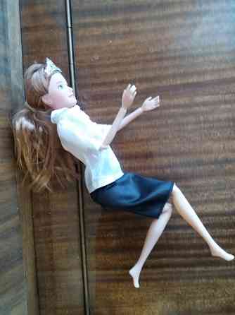 Продам куклу Барби в офисном костюме Донецк