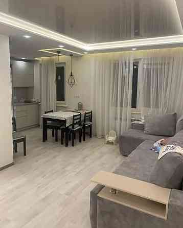 Сдам в Донецке трехкомнатную квартиру. Донецк