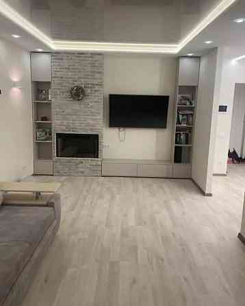 Сдам в Донецке трехкомнатную квартиру. Донецк