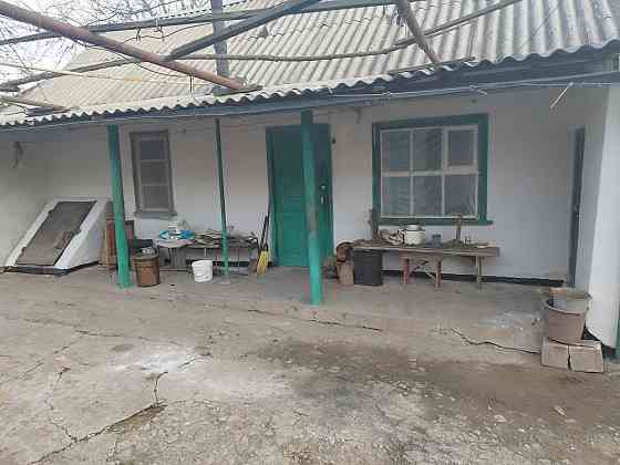 Продается уютный дом с гаражом, участком и готовыми документами. Макеевка