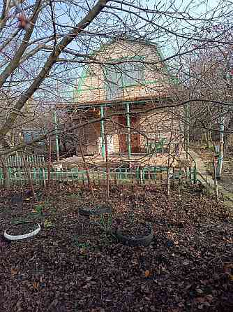 Двухэтажный дачный дом на участке 6 соток. Донецк