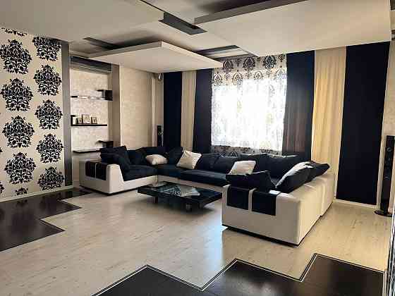 Сдаётся 3К-Кв. Новострой, пр-т Ильича. 3 Спальни, 2 Санузла, Вода 24/7. Донецк