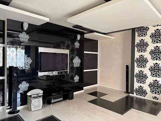 Сдаётся 3К-Кв. Новострой, пр-т Ильича. 3 Спальни, 2 Санузла, Вода 24/7. Донецк