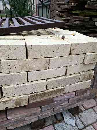 Кирпич бу. Донецк