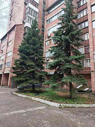 Продам 4-х ком. пр. Панфилова, рядом свой гараж. Донецк