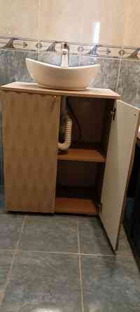 Продам накладную раковину с тумбой Макеевка