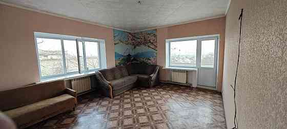 Продам 3-комнатную квартиру в г. Харцызске, район 5-й школы Харцызск