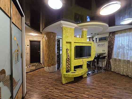 Продам Шикарную 3-х комнатную квартиру, Гвардейка центр, ориентир 5-я больница. Макеевка