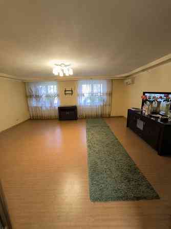 Двухуровневая, крупногабаритная квартира. Калининский р-н Донецк