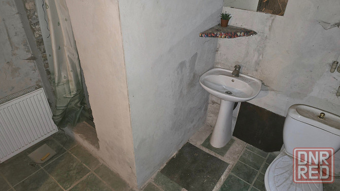 продаётся 5ти ком дом в Макеевке на гвардейке 90 м² на участке 5 соток с флигелем и гаражом Макеевка - изображение 10