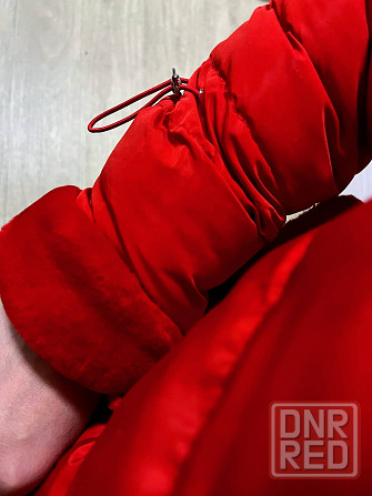 Зимний пуховик красного цвета - ваш идеальный спутник в холодное время года Донецк - изображение 2