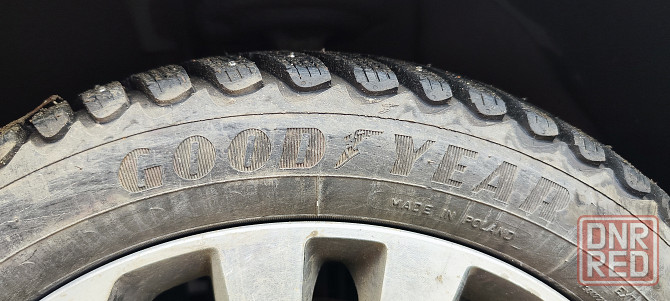 Зимняя резина 205/50 R17 шип Донецк - изображение 1
