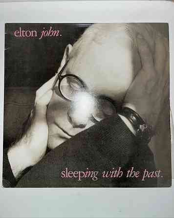 Виниловая пластинка ELTON JOHN - Sleeping With The Past Донецк