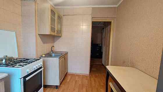 4 комнатная квартира район рынка Космос Мариуполь