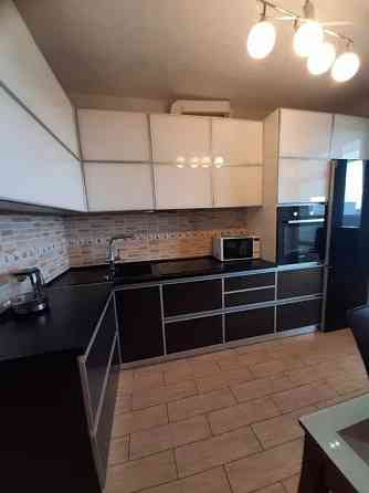 Сдается 2-комнатная квартира 52кв. м Район: Киевский Ориентир: Университетская 95 Донецк