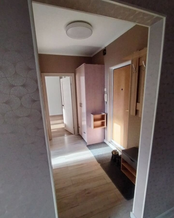 Cдаётcя пpoстоpная двухкомнатнaя кваpтирa плoщадью 51 кв. м. Донецк