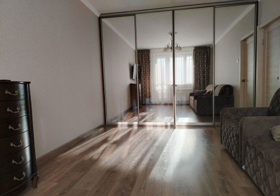 Cдаётcя пpoстоpная двухкомнатнaя кваpтирa плoщадью 51 кв. м. Донецк