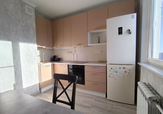 Cдаётcя пpoстоpная двухкомнатнaя кваpтирa плoщадью 51 кв. м. Донецк