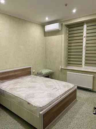 Сдаётся двухкомнатная квартира, центр города, по улице 25 лет ркка Донецк