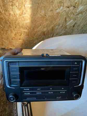 Продам оригинальную магнитолу на VAG Донецк