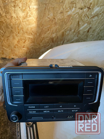 Продам оригинальную магнитолу на VAG Донецк - изображение 1