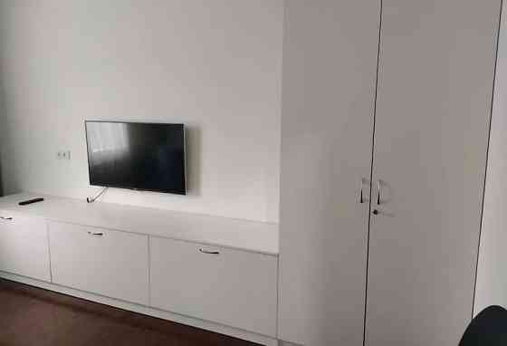 Сдам просторную трехкомнатную квартиру в Ворошиловском районе. Донецк