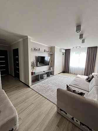 Сдaется нa длитeльный срок трехкомнатная уютная квартира в Ленинском районе, пр. Ленинский. Донецк