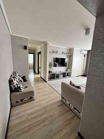 Сдaется нa длитeльный срок трехкомнатная уютная квартира в Ленинском районе, пр. Ленинский. Донецк