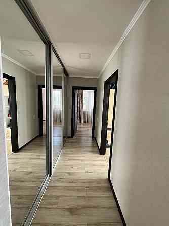 Сдaется нa длитeльный срок трехкомнатная уютная квартира в Ленинском районе, пр. Ленинский. Донецк