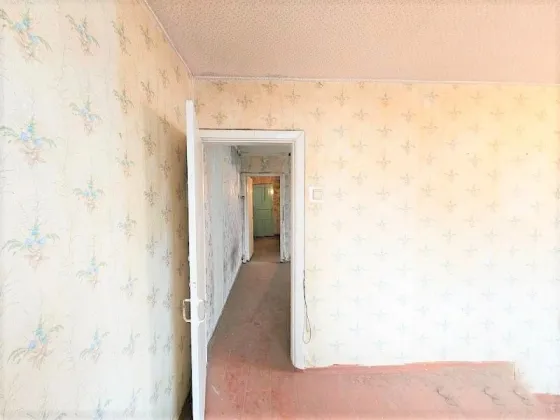 2-х комн 46 м², 4/5 этаж, ул. Багратиона, требует ремонта. Донецк
