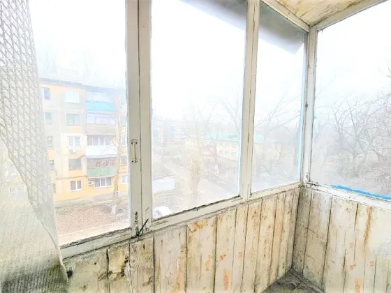 2-х комн 46 м², 4/5 этаж, ул. Багратиона, требует ремонта. Донецк