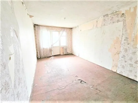 2-х комн 46 м², 4/5 этаж, ул. Багратиона, требует ремонта. Донецк