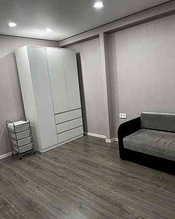 срочная сдача крупногабаритной двухкомнатной квартиры по адресу киевский район, ул. тренева Донецк