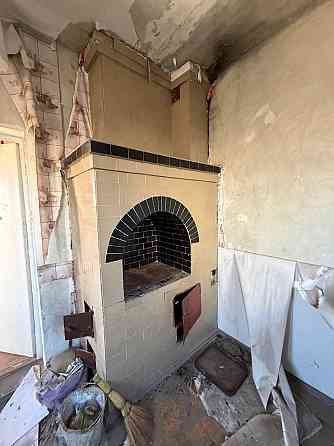 Продается с гаражом трёххкомнатный двухэтажный дом в селе Андреевка Донецк