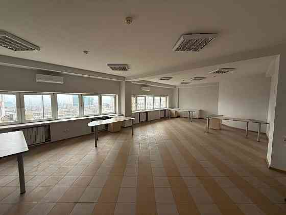 Аренда Коммерческой Недвижимости - 77.4 квадратных метров в Центре Ворошиловского Района Донецка Донецк