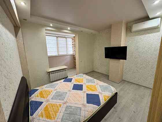 Сдаётся двухкомнатная квартира Калининский р-н Проспект Ильича 19а. Вода+накопитель = постоянно Донецк