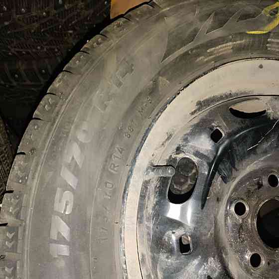 Зимняя шипованная резина на железных штампах r14 Донецк