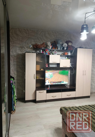 Продажа 2 комн. квартиры, м-н Зелёный Макеевка - изображение 2