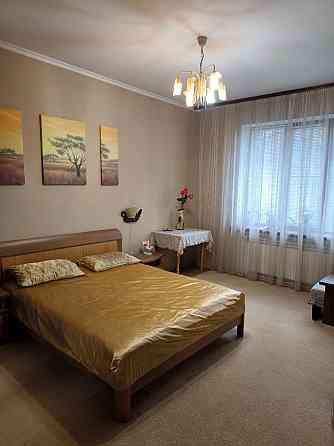 Продам дом 180 кв.м. в живописном месте, берег пруда, 15 соток. Донецк