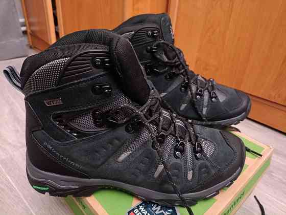 Новые демисезонные ботинки. Размер 42 Макеевка