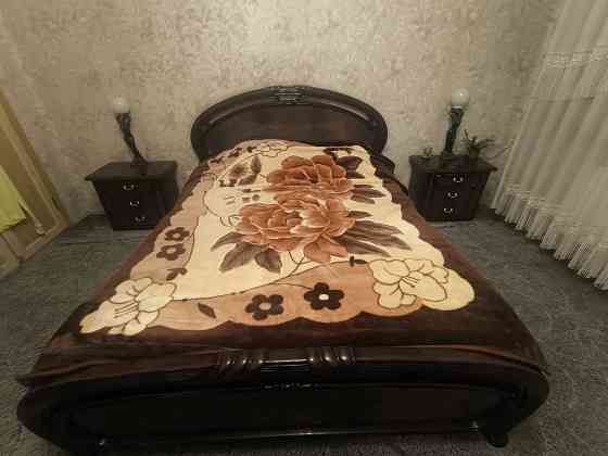 Продам двуспальную кровать Макеевка