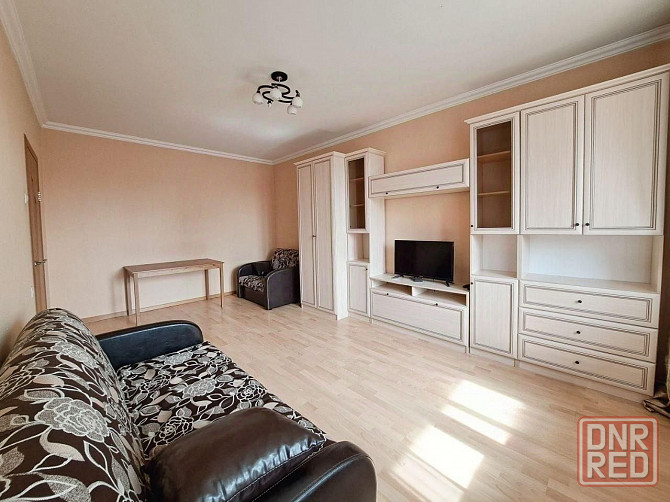 Сдаётся однокомнатная квартира в Буденовском районе по ул. Независимости. Донецк - изображение 3