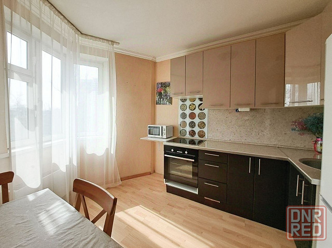 Сдаётся однокомнатная квартира в Буденовском районе по ул. Независимости. Донецк - изображение 2