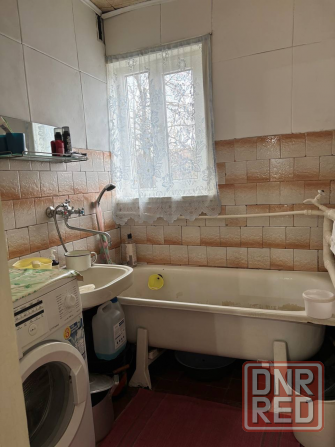 Продажа дома с газом в Горняцком районе, Красная горка, ориентир заправка, авторынок Макеевка - изображение 2