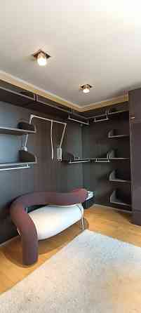 Продам 4-х комнатную 200 м² в Новострое. Два уровня. Три санузла. Ремонт. Терраса. Паркинг. Донецк